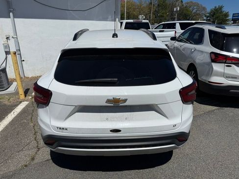 Used 2024 Chevrolet Trax LT FWD image 7