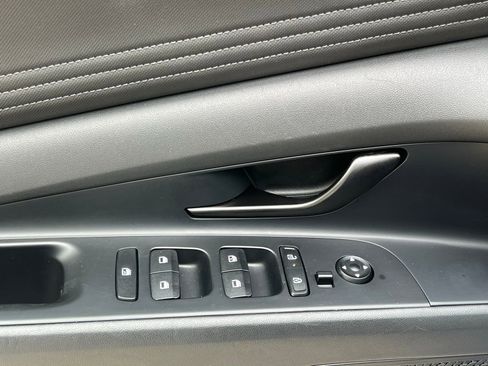 Certified 2025 Hyundai Elantra Sport FWD image 24