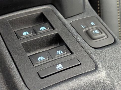 New 2025 Ford Bronco Badlands image 27