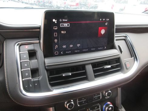 Certified 2023 GMC Yukon SLT w/ Max Trailering Package AWD/4WD image 32