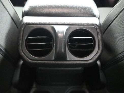 Used 2023 Jeep Wrangler Sport S image 33