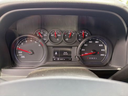 Used 2024 Chevrolet Silverado 1500 Custom w/ Dark Appearance Package AWD/4WD image 9