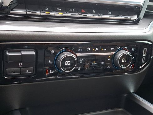 Used 2024 Chevrolet Silverado 2500 High Country w/ High Country Premium Package image 16