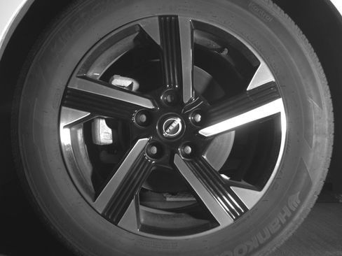 Used 2025 Nissan Sentra SV image 12