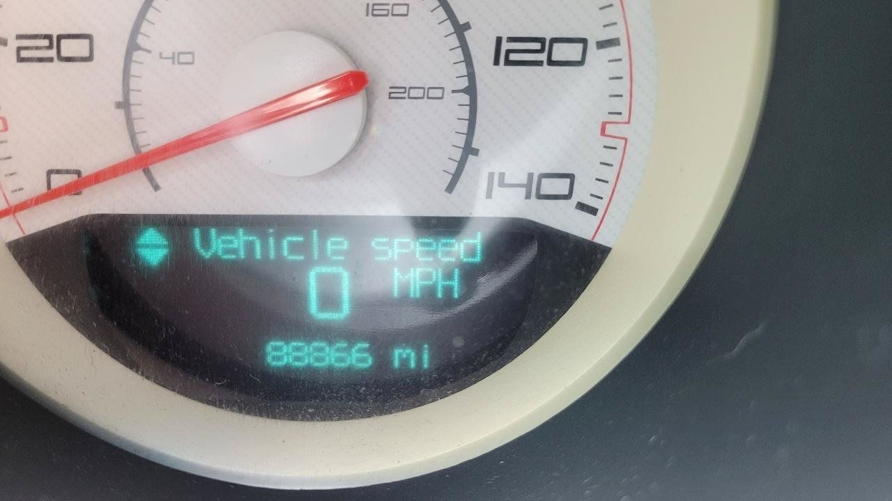 Used 2014 Dodge Challenger SXT RWD image 21