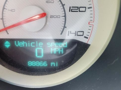 Used 2014 Dodge Challenger SXT RWD image 21