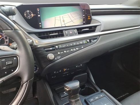 Certified 2021 Lexus ES 300h w/ Premium Package image 21