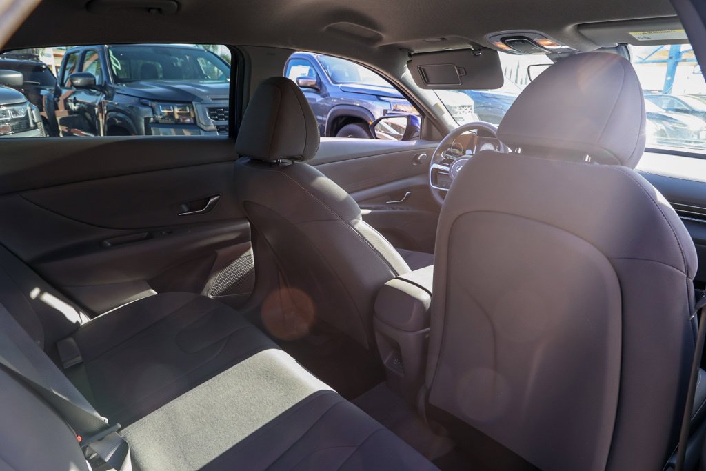 Used 2024 Hyundai Elantra SEL FWD image 18