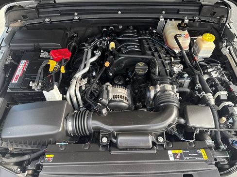 Used 2023 Jeep Gladiator Overland AWD/4WD image 32