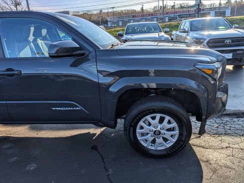 Used 2024 Toyota Tacoma SR5 image 10