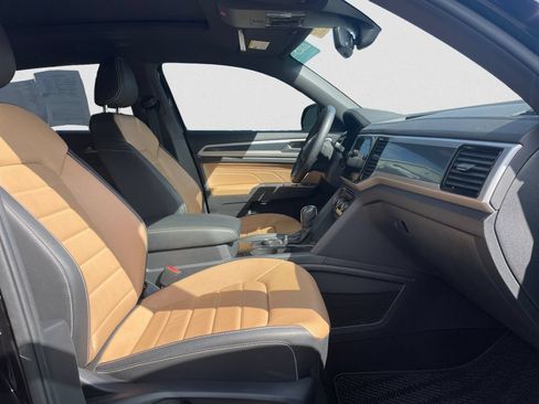 Certified 2023 Volkswagen Atlas Cross Sport SEL Premium R-Line AWD/4WD image 15