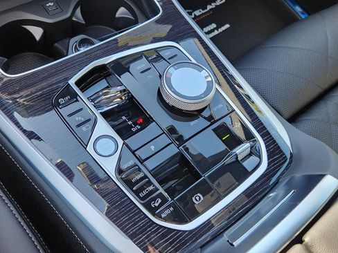 New 2026 BMW X5 xDrive50e image 19