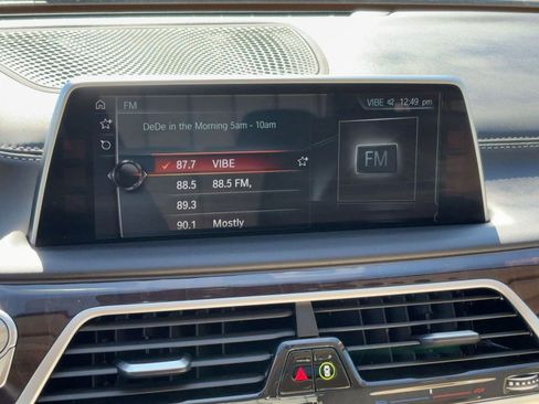 Used 2016 BMW 750i image 23