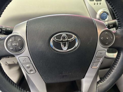 Used 2016 Toyota Prius V Four FWD image 19