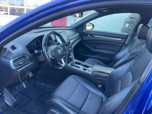 Used 2018 Honda Accord Sport image 12