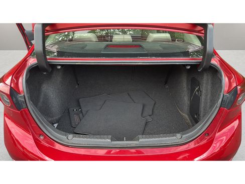 Used 2016 MAZDA MAZDA3 i Touring w/ Popular Equipment Package FWD image 16
