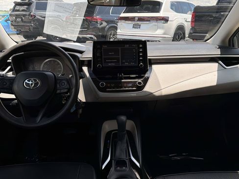 Used 2020 Toyota Corolla LE FWD image 14