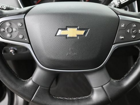 Used 2023 Chevrolet Traverse LT w/ LT Premium Package AWD/4WD image 17