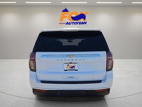 Used 2024 Chevrolet Suburban LT RWD image 4