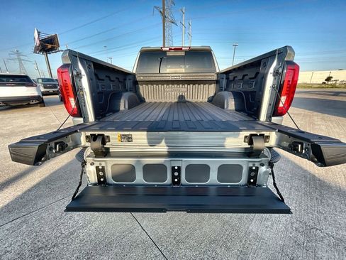 New 2026 GMC Sierra 1500 SLT image 28
