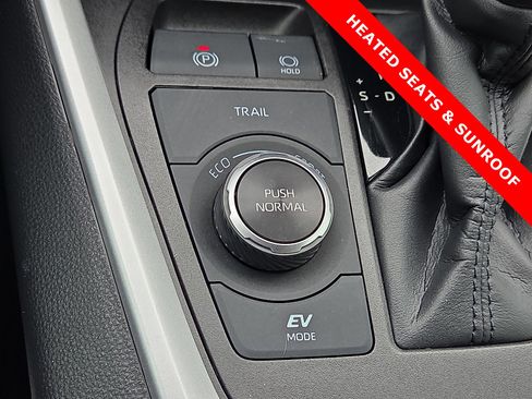 Used 2022 Toyota RAV4 XLE Premium AWD/4WD image 20