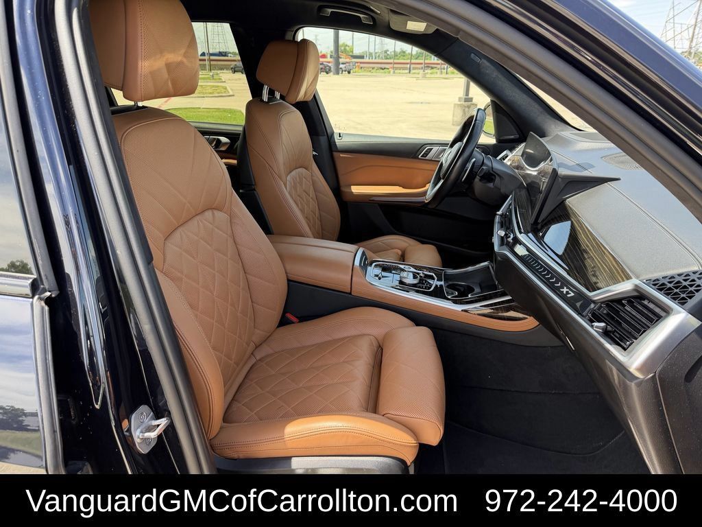 Used 2023 BMW X7 xDrive40i w/ M Sport Package AWD/4WD image 31