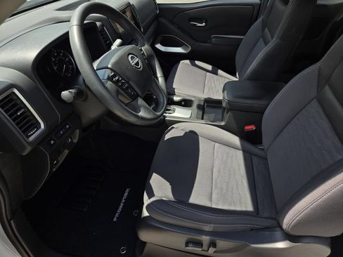 Used 2024 Nissan Frontier SV w/ SV Convenience Package AWD/4WD image 17