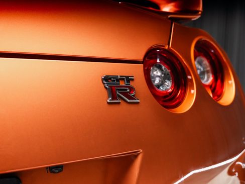 Used 2018 Nissan GT-R Premium image 31