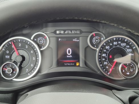 Used 2026 RAM 2500 Big Horn AWD/4WD image 9