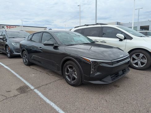 Used 2025 Kia K4 FWD image 2