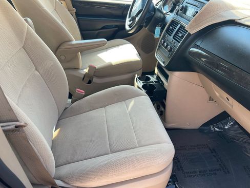 Used 2013 Dodge Grand Caravan American Value Package FWD image 15