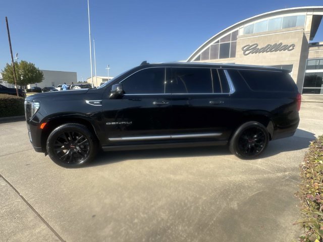 Used 2022 GMC Yukon XL Denali RWD image 8