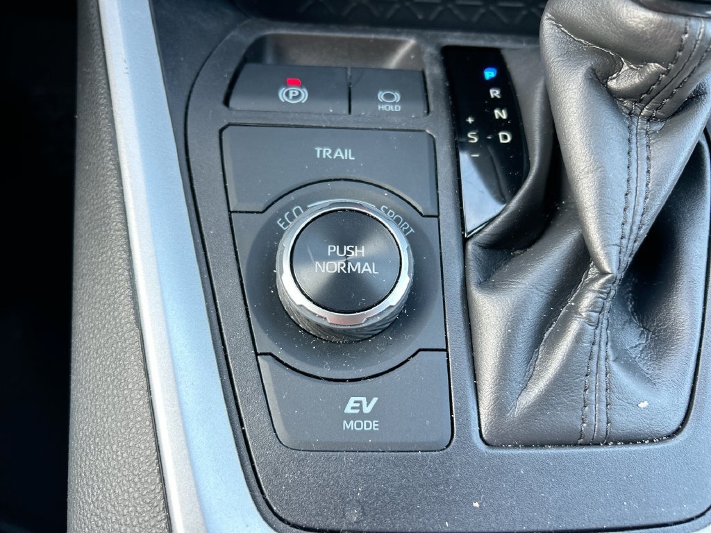 Certified 2024 Toyota RAV4 XLE AWD/4WD image 34