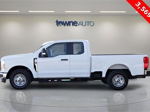 Used 2023 Ford F250 XL w/ XL Chrome Package image 7