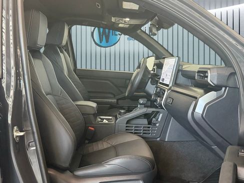 Used 2025 Toyota 4Runner TRD Off-Road Premium image 6