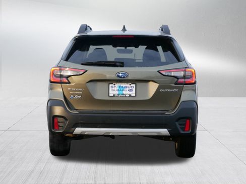 Used 2022 Subaru Outback Limited image 6
