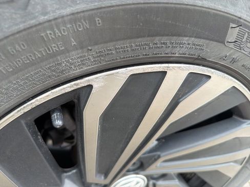 Used 2019 Volkswagen Jetta SEL Premium image 15