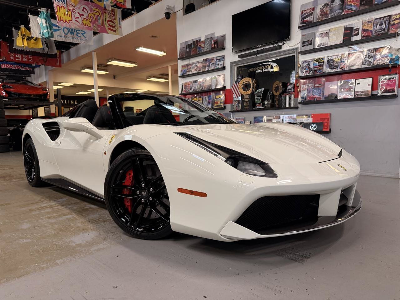 Used 2018 Ferrari 488 Spider RWD image 1