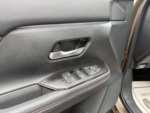 Used 2025 Nissan Kicks SR AWD/4WD image 19