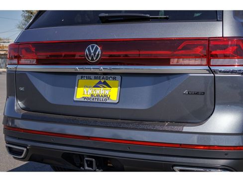 Used 2025 Volkswagen Atlas SE AWD/4WD image 32