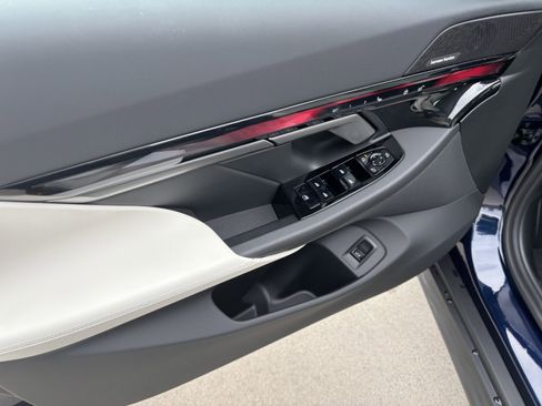 Used 2026 BMW 530i w/ Premium Package image 13