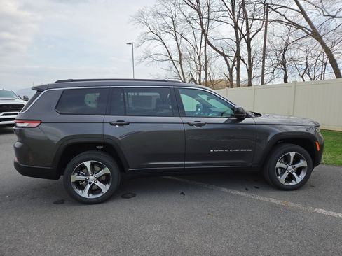 New 2026 Jeep Grand Cherokee L Limited AWD/4WD image 17