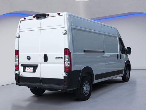 Used 2025 RAM ProMaster 2500 w/ Convenience Group FWD image 7