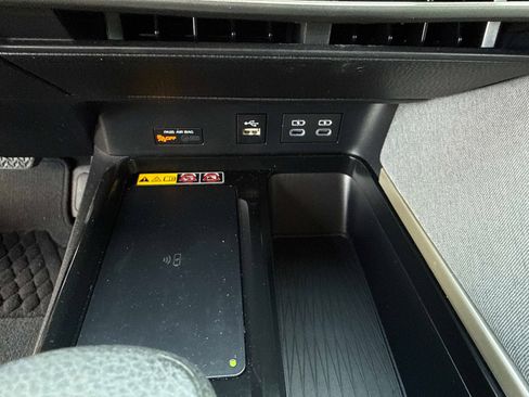 Used 2025 Toyota Camry LE w/ Convenience Package image 23