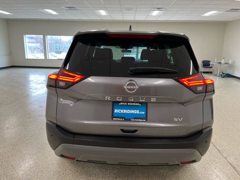 Used 2023 Nissan Rogue SV image 6
