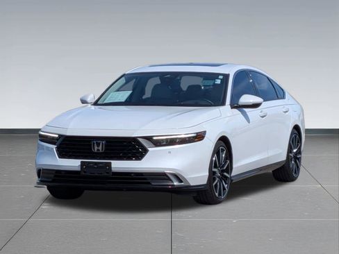 Used 2023 Honda Accord Touring image 9
