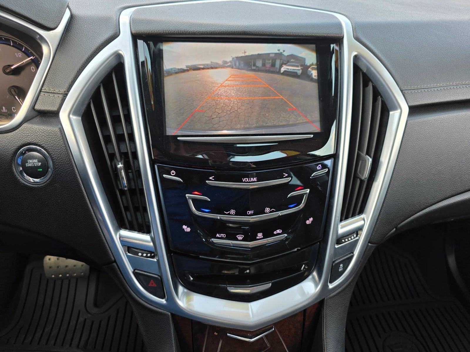 Used 2015 Cadillac SRX Luxury AWD/4WD image 4