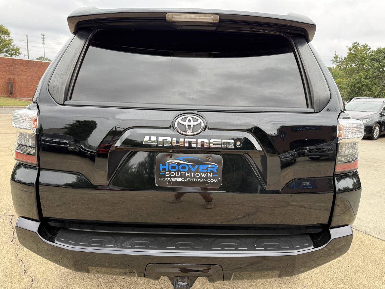 Used 2016 Toyota 4Runner SR5 AWD/4WD image 4