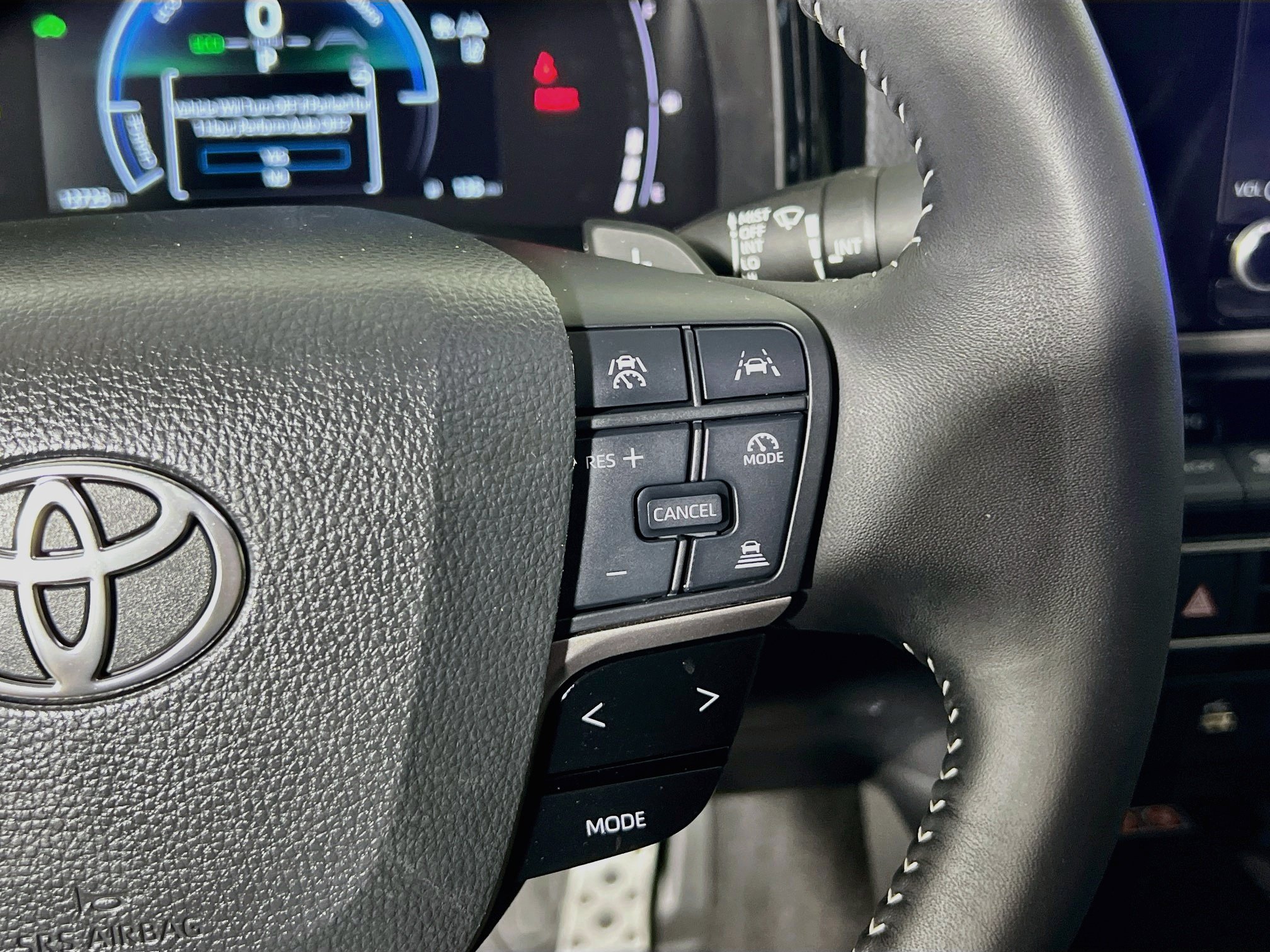 Used 2025 Toyota Camry SE FWD image 19
