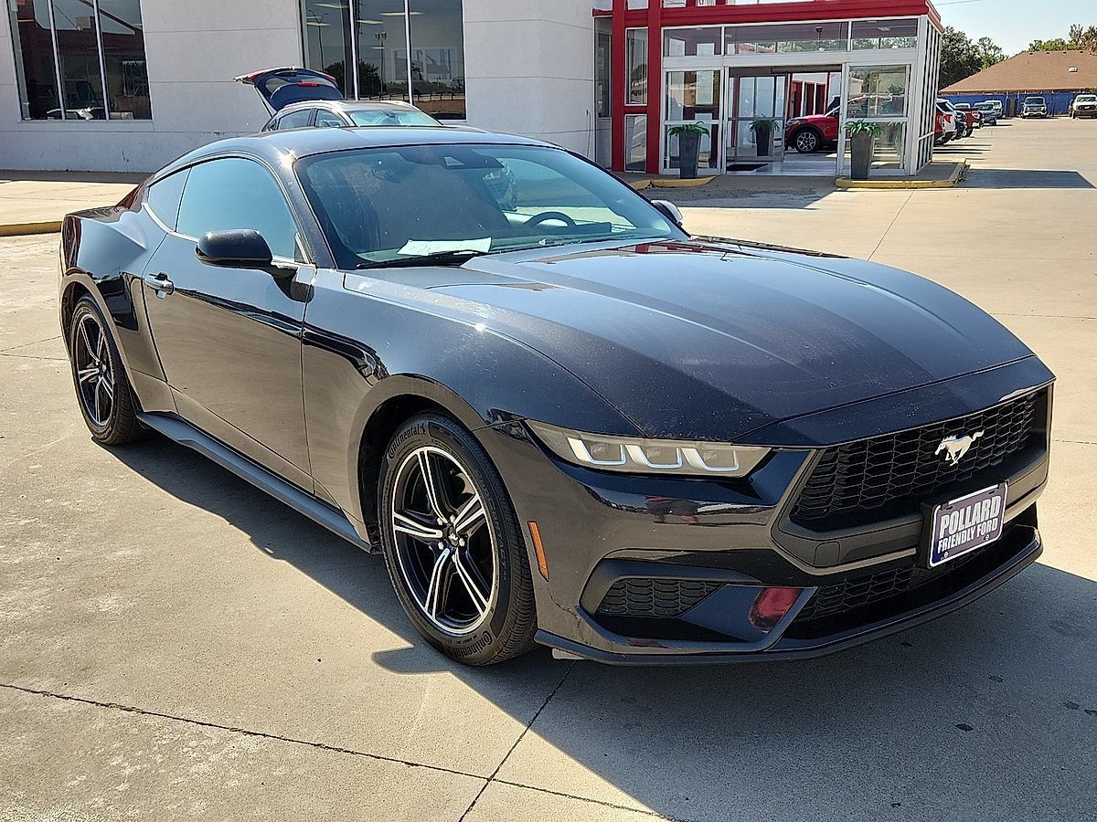 Used 2024 Ford Mustang Coupe RWD image 5